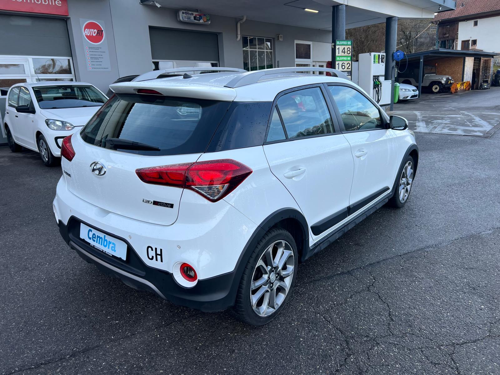 HYUNDAI i20 1.4 CRDi Amplia-image-2