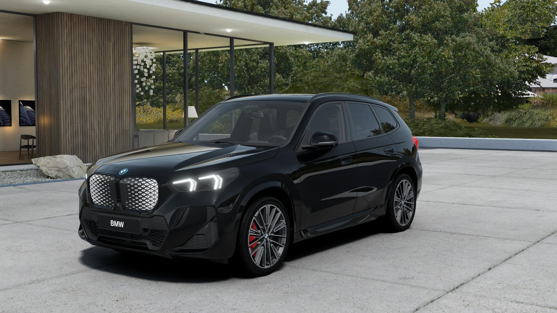 BMW iX1 30 xDrive-image-0