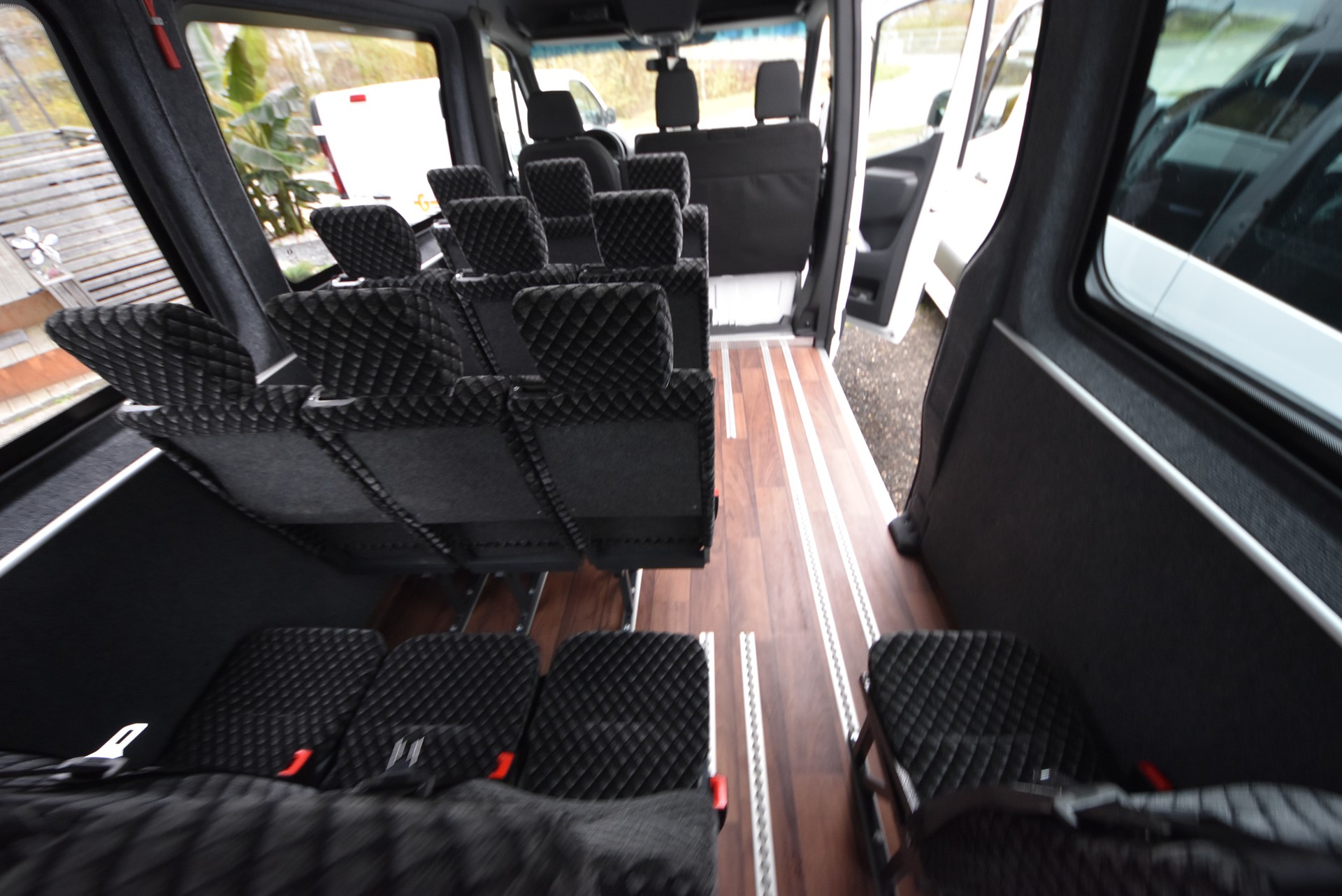 MERCEDES-BENZ 312 eSprinter Elektro Schulbus-image-6