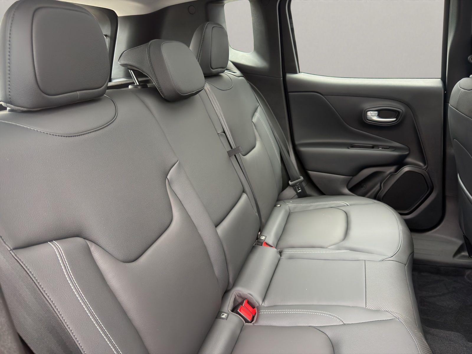 JEEP Renegade 1.5 Summit SKY-image-12
