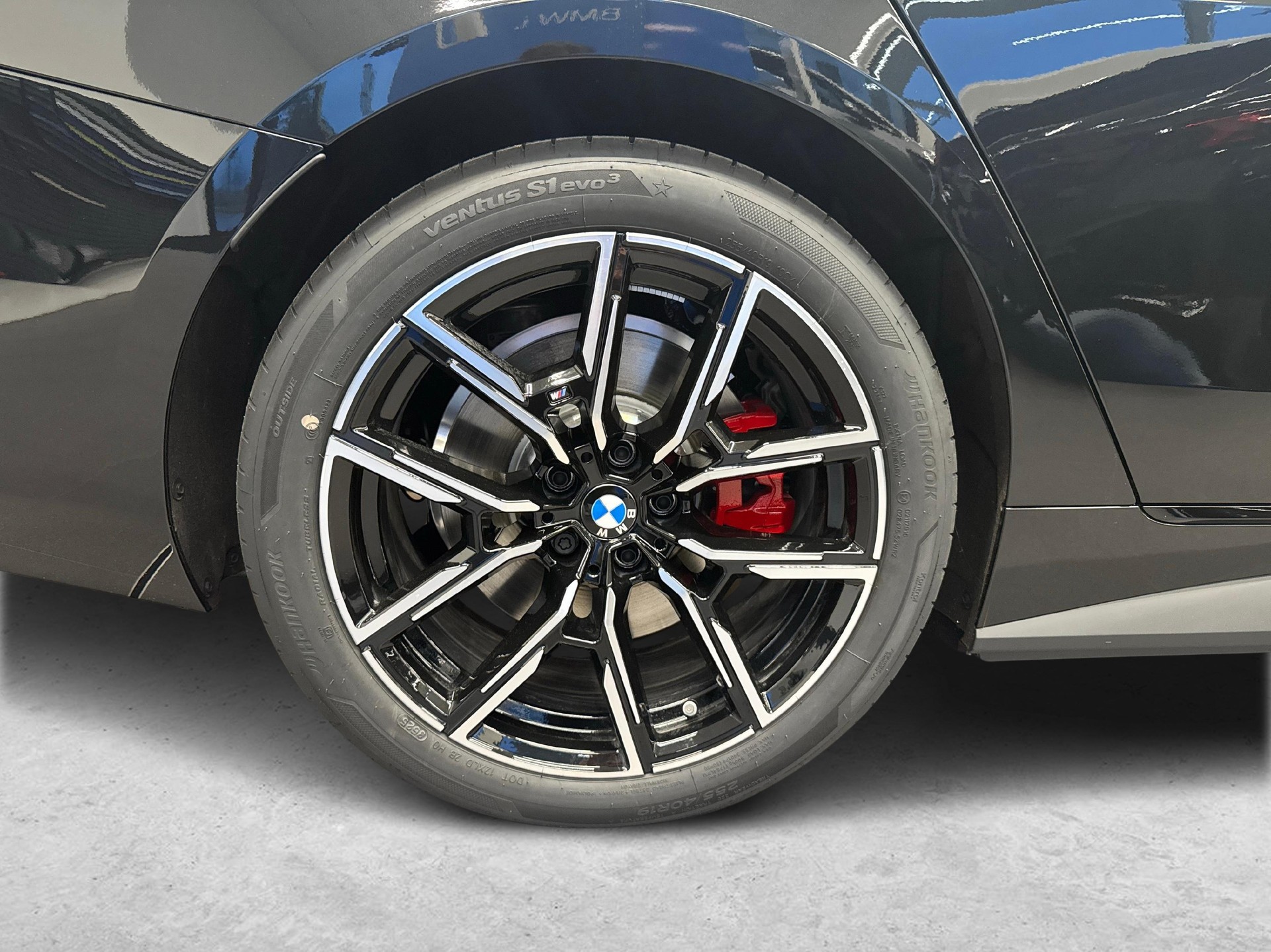 BMW i4 M60-image-8