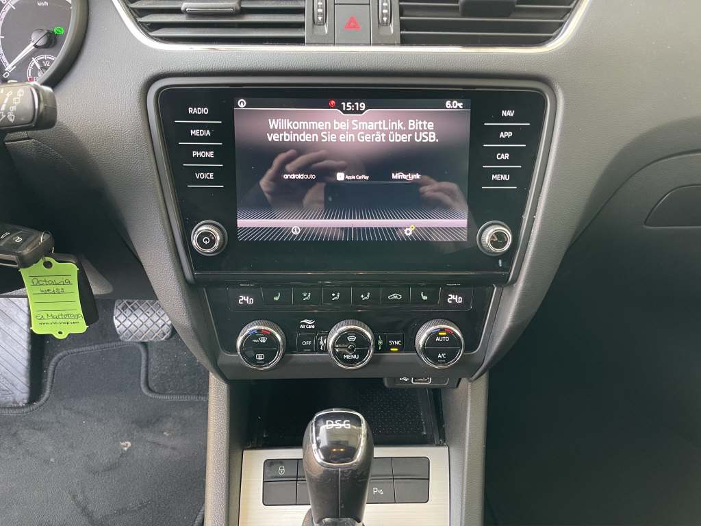 SKODA Octavia Combi 2.0 TDI 150 Ambition DSG-image-8
