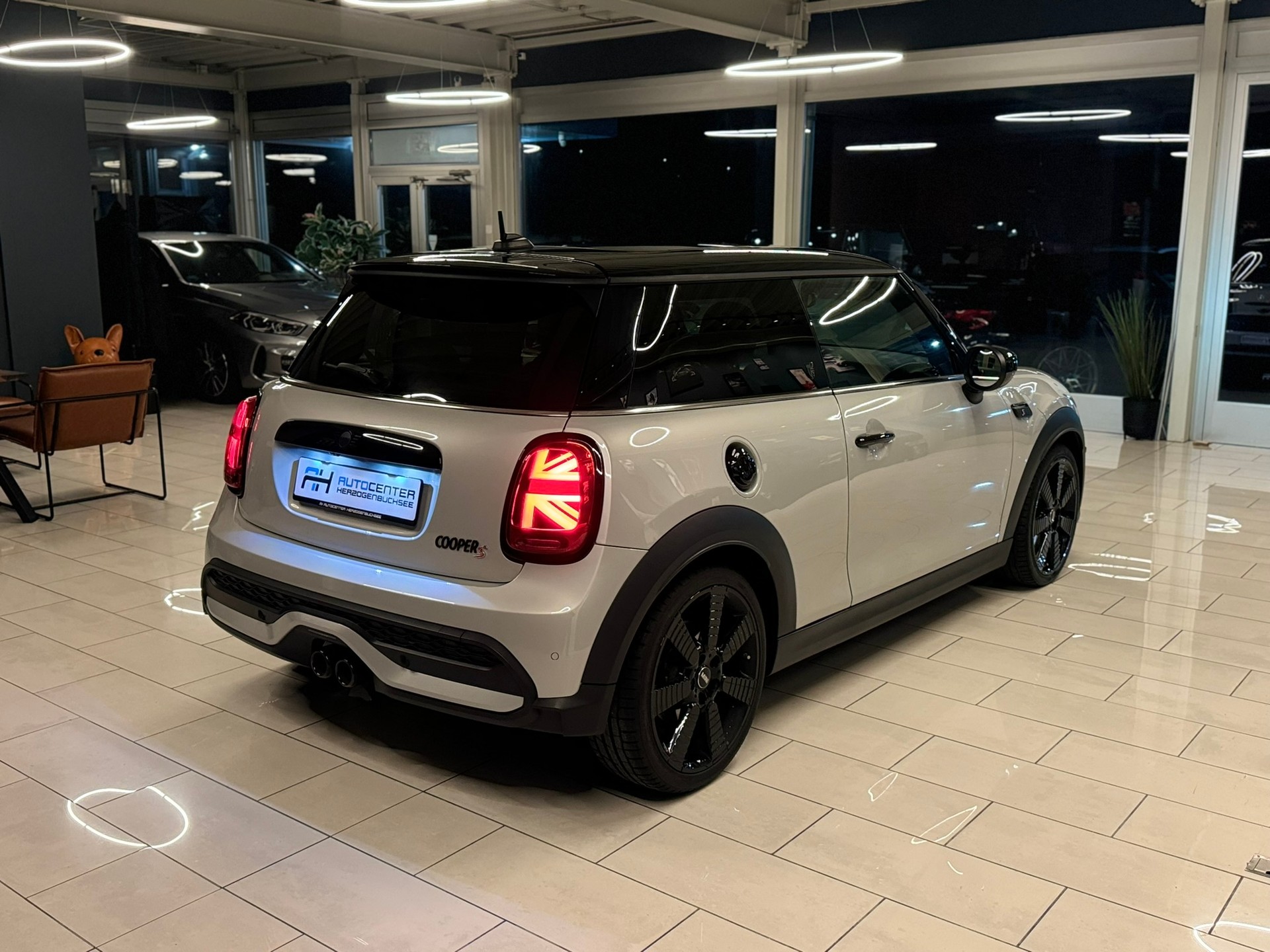 MINI Cooper S Trafalgar Edition Steptronic DKG-image-6