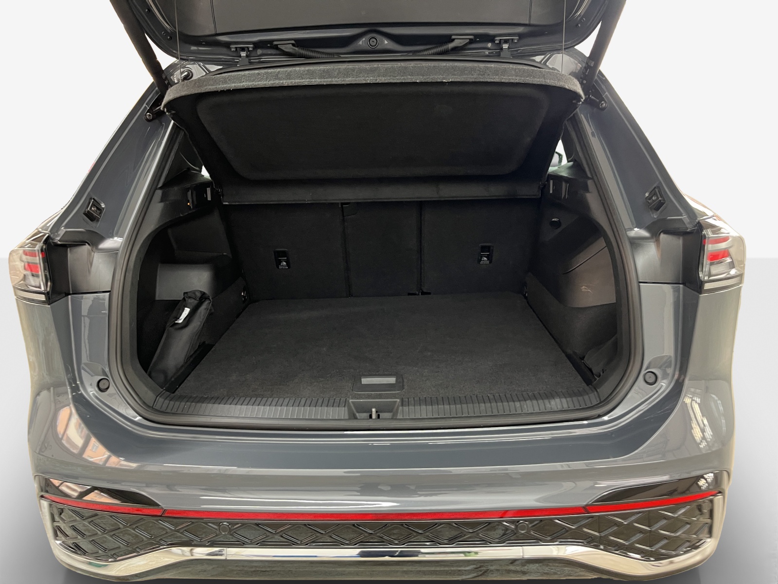 VW Tiguan 2.0 TDI SCR R-Line 4Motion DSG-image-12