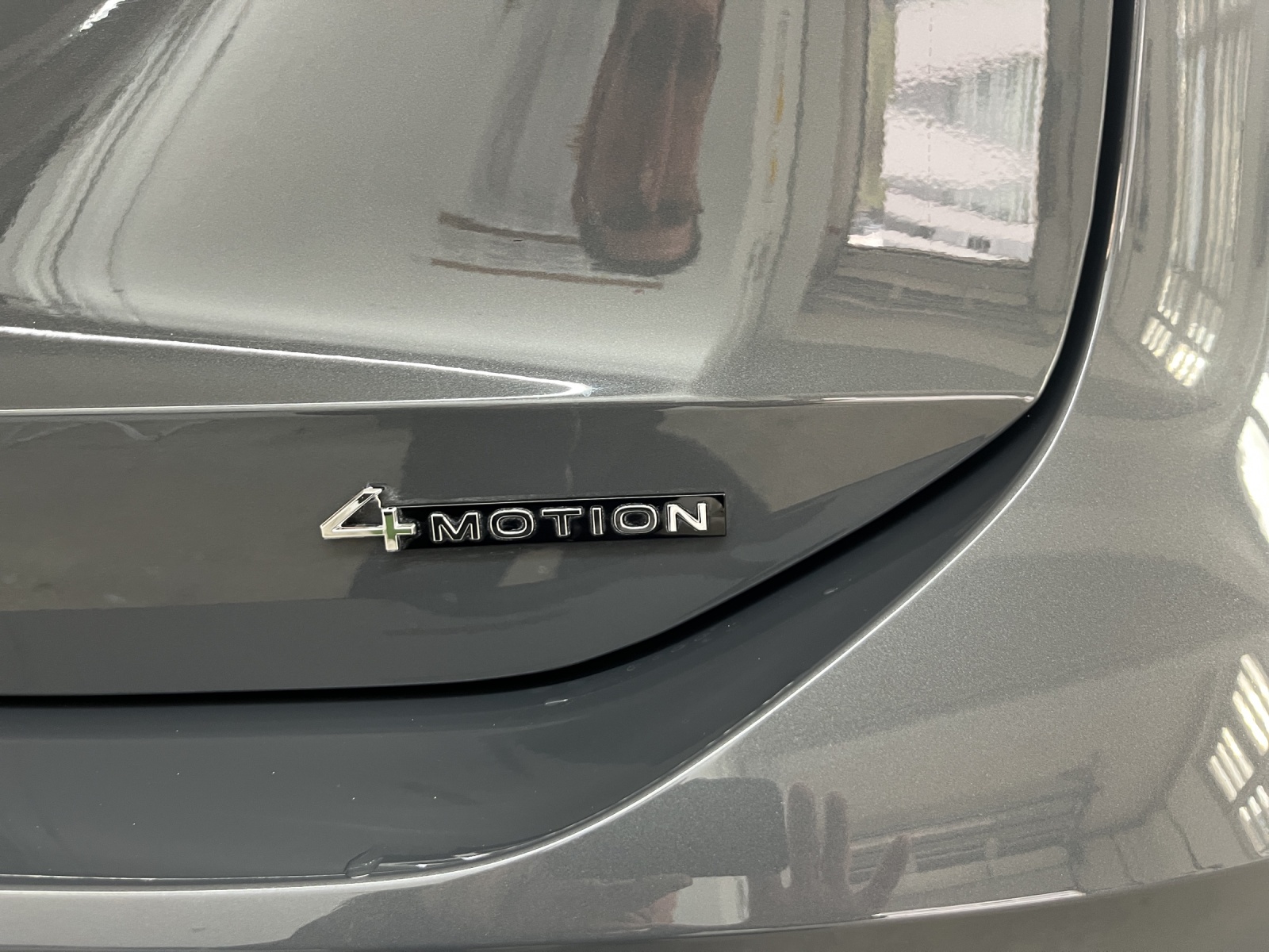 VW Tiguan 2.0 TDI SCR R-Line 4Motion DSG-image-14