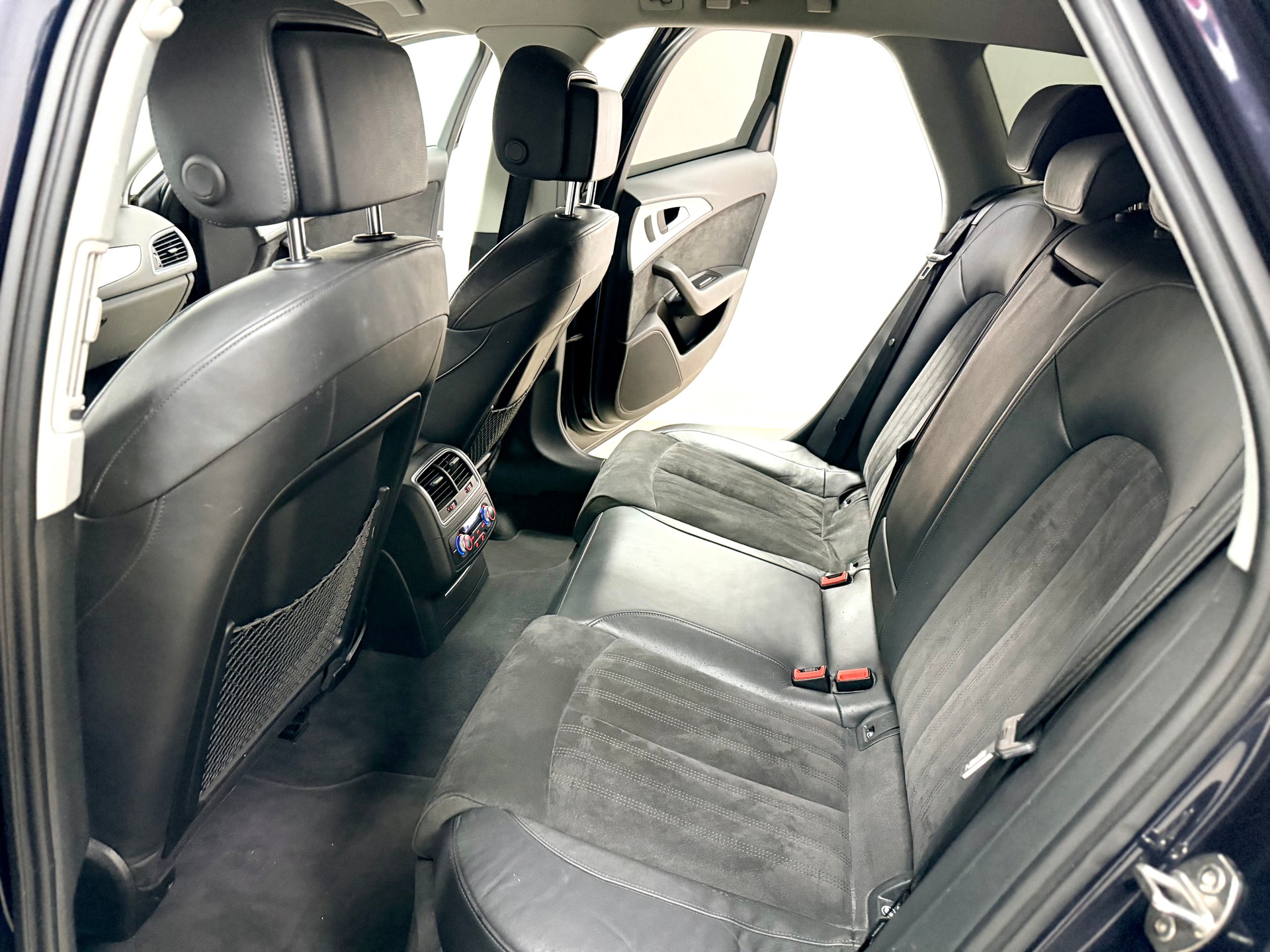 AUDI A6 Avant 3.0 TDI V6 quattro S-tronic-image-8