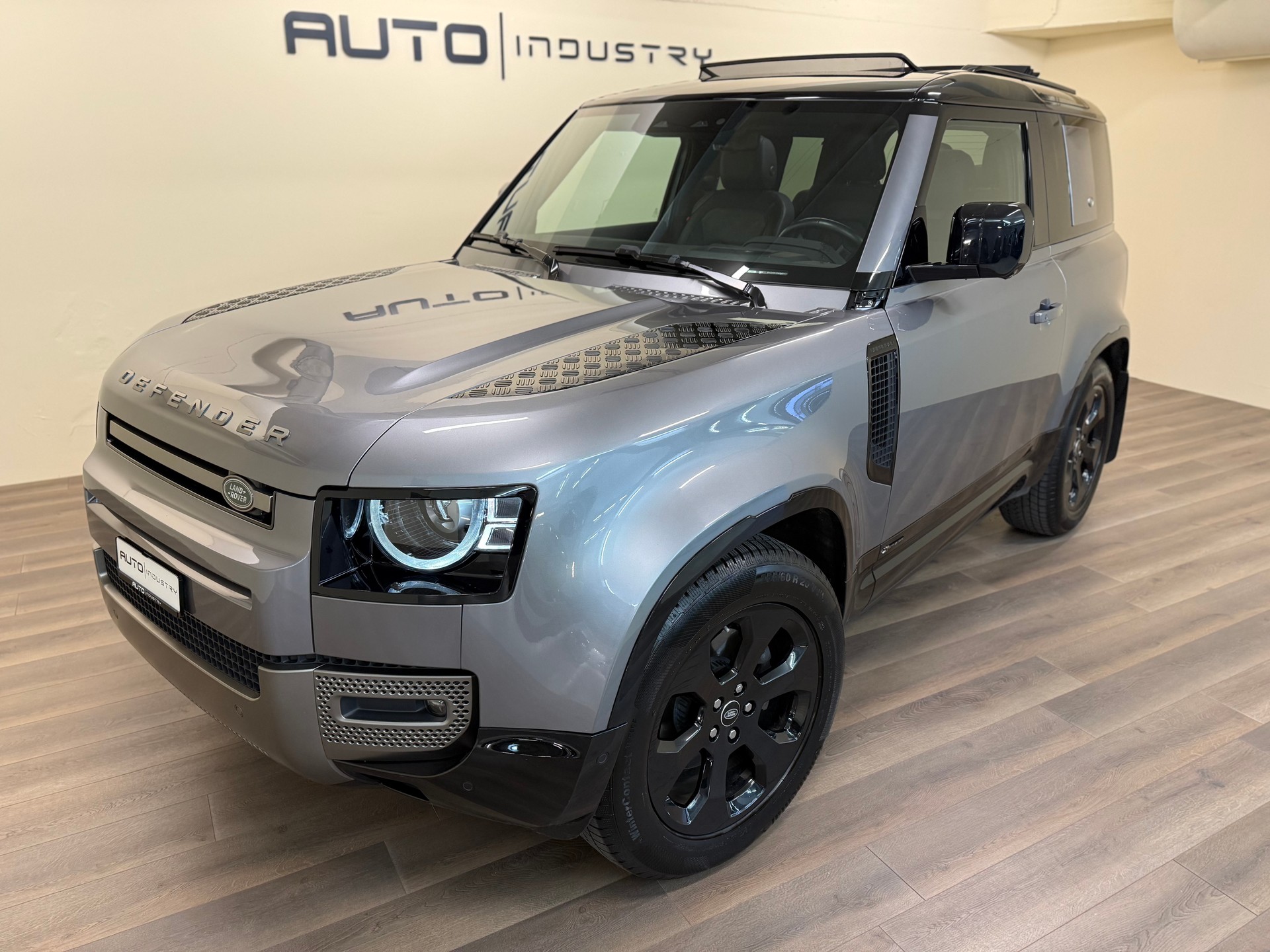 LAND ROVER Defender 90 P300 Si4 X-Dynamic SE AT8-showroom-element-1