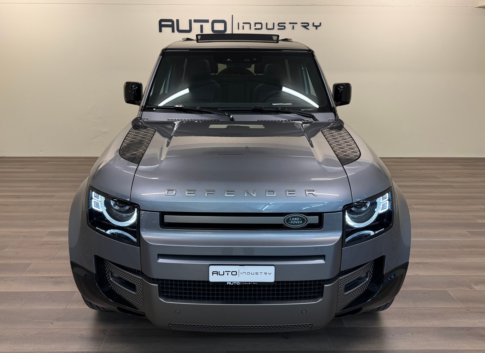 LAND ROVER Defender 90 P300 Si4 X-Dynamic SE AT8-image-8