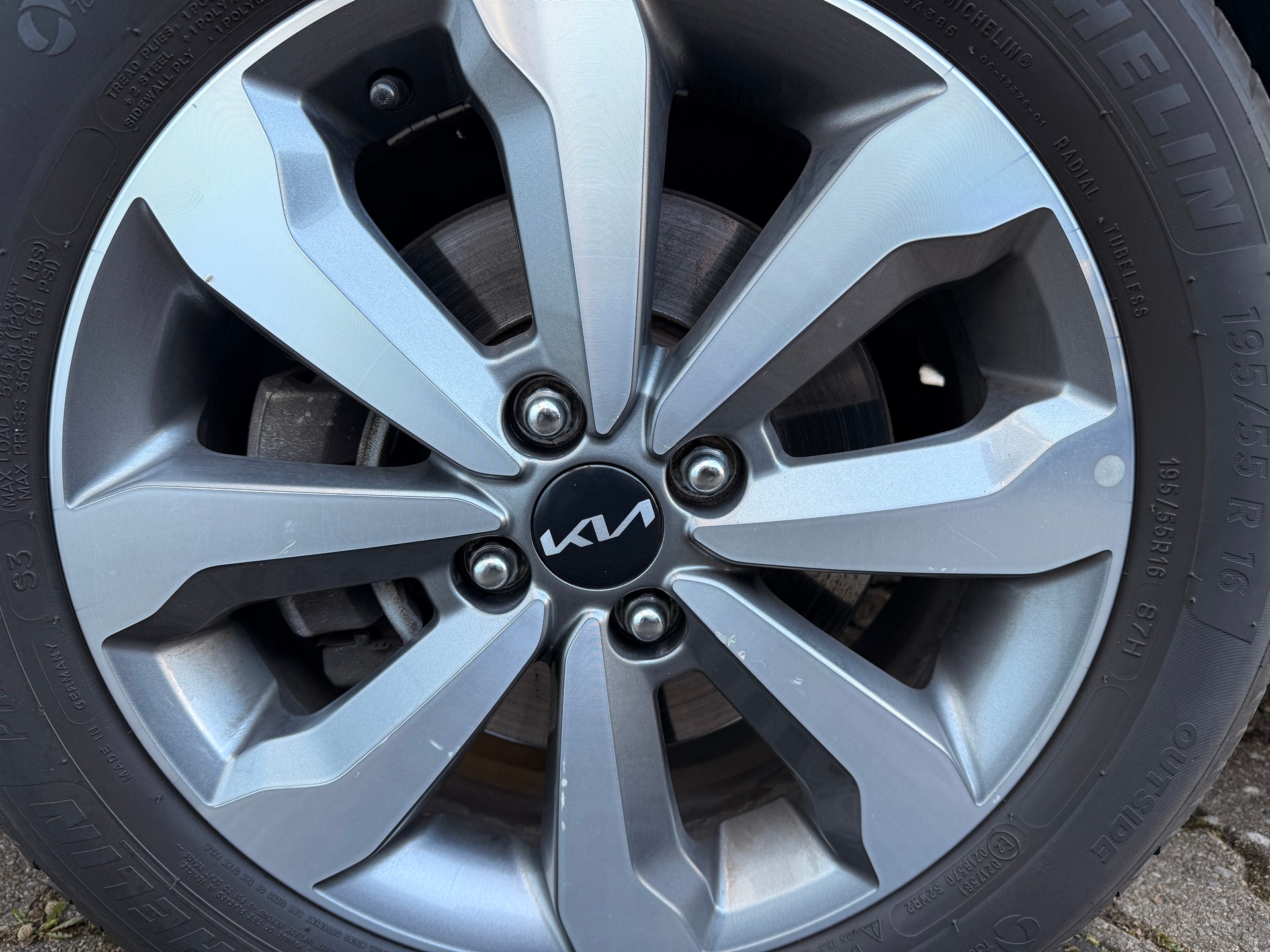 KIA Stonic 1.0 T-GDI Style DCT-image-13