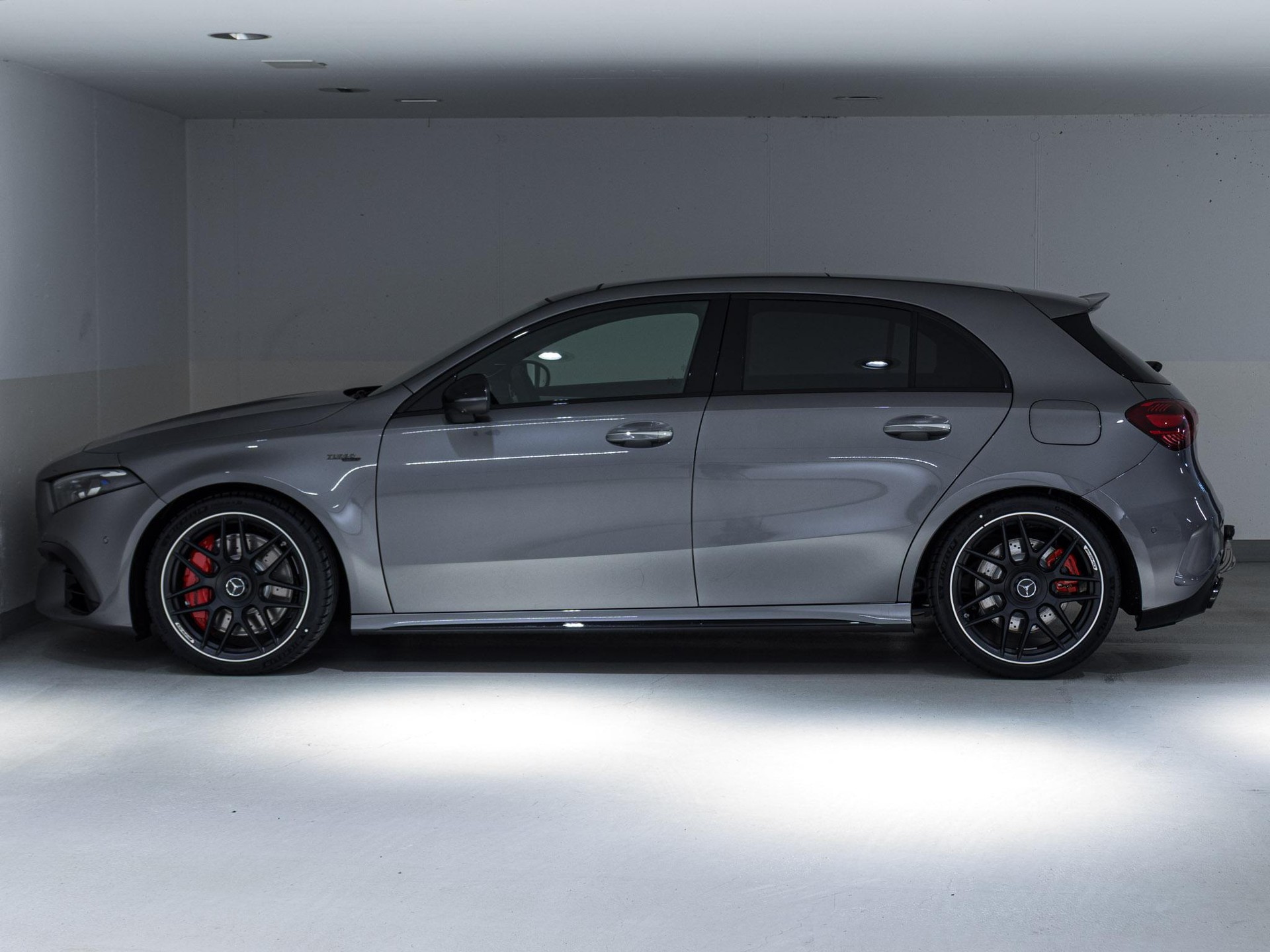 MERCEDES-BENZ A 45 S AMG 4MATIC+-image-4