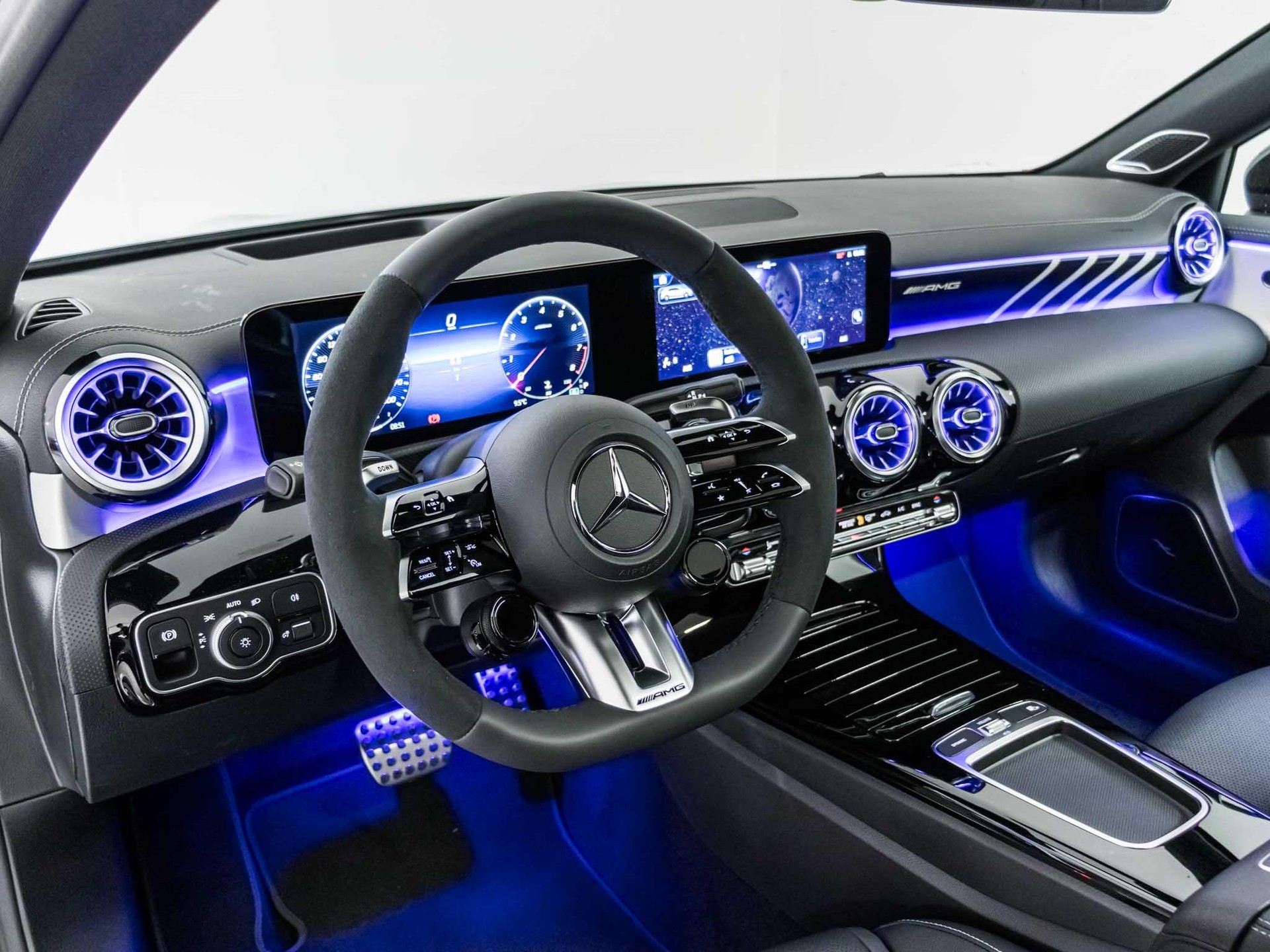 MERCEDES-BENZ A 45 S AMG 4MATIC+-image-9