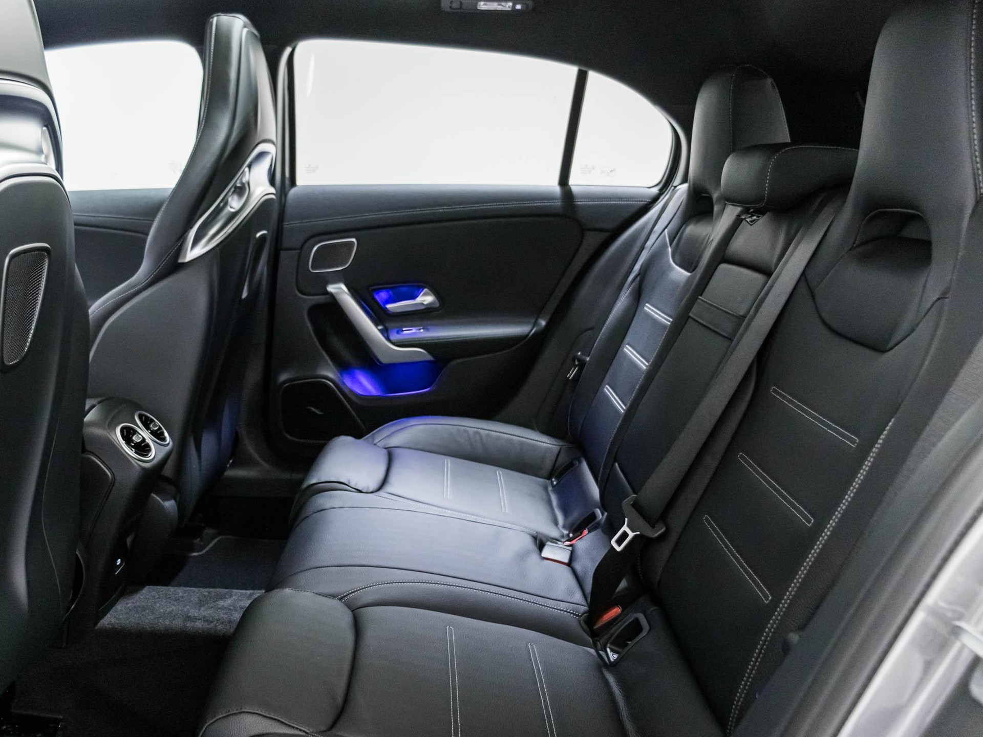 MERCEDES-BENZ A 45 S AMG 4MATIC+-image-7