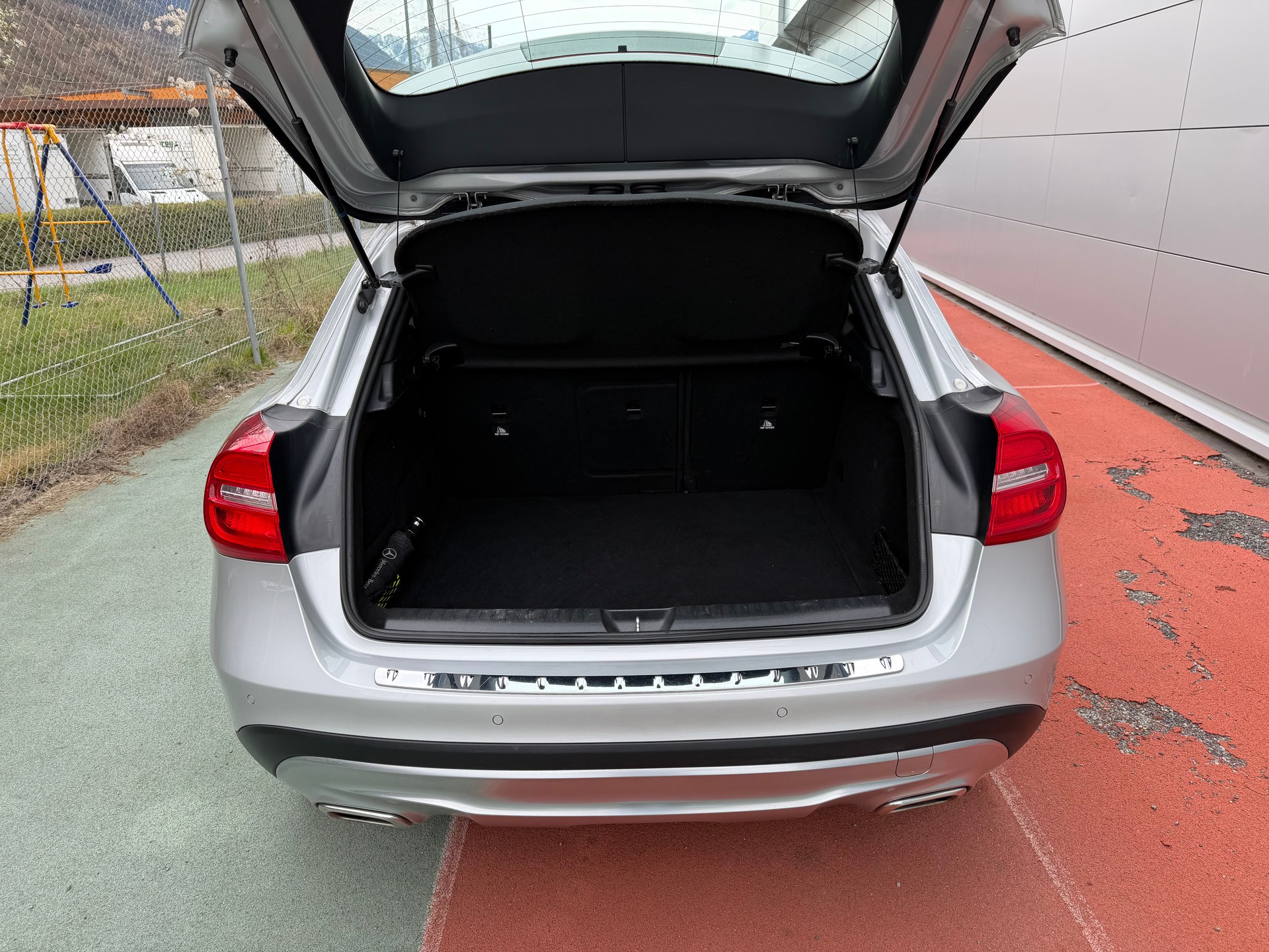 MERCEDES-BENZ GLA 200 CDI Swiss Star Edition 4Matic 7G-DCT-image-12