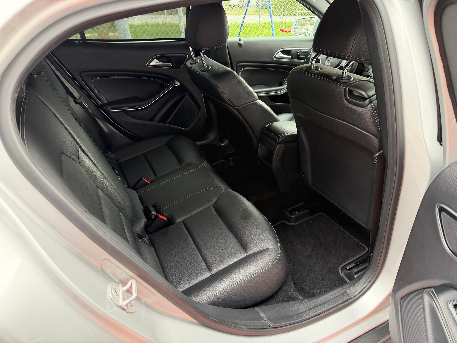 MERCEDES-BENZ GLA 200 CDI Swiss Star Edition 4Matic 7G-DCT-image-10