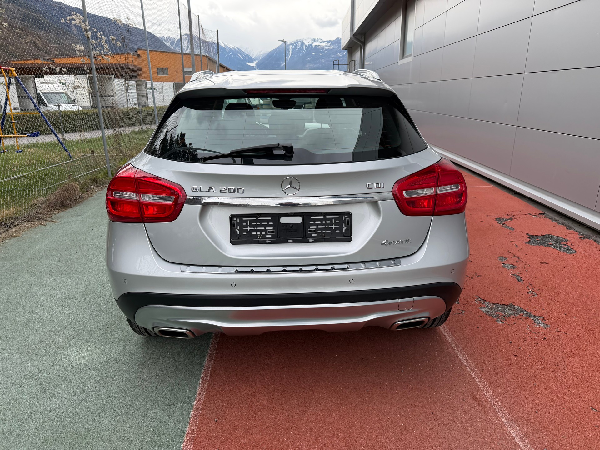 MERCEDES-BENZ GLA 200 CDI Swiss Star Edition 4Matic 7G-DCT-image-5