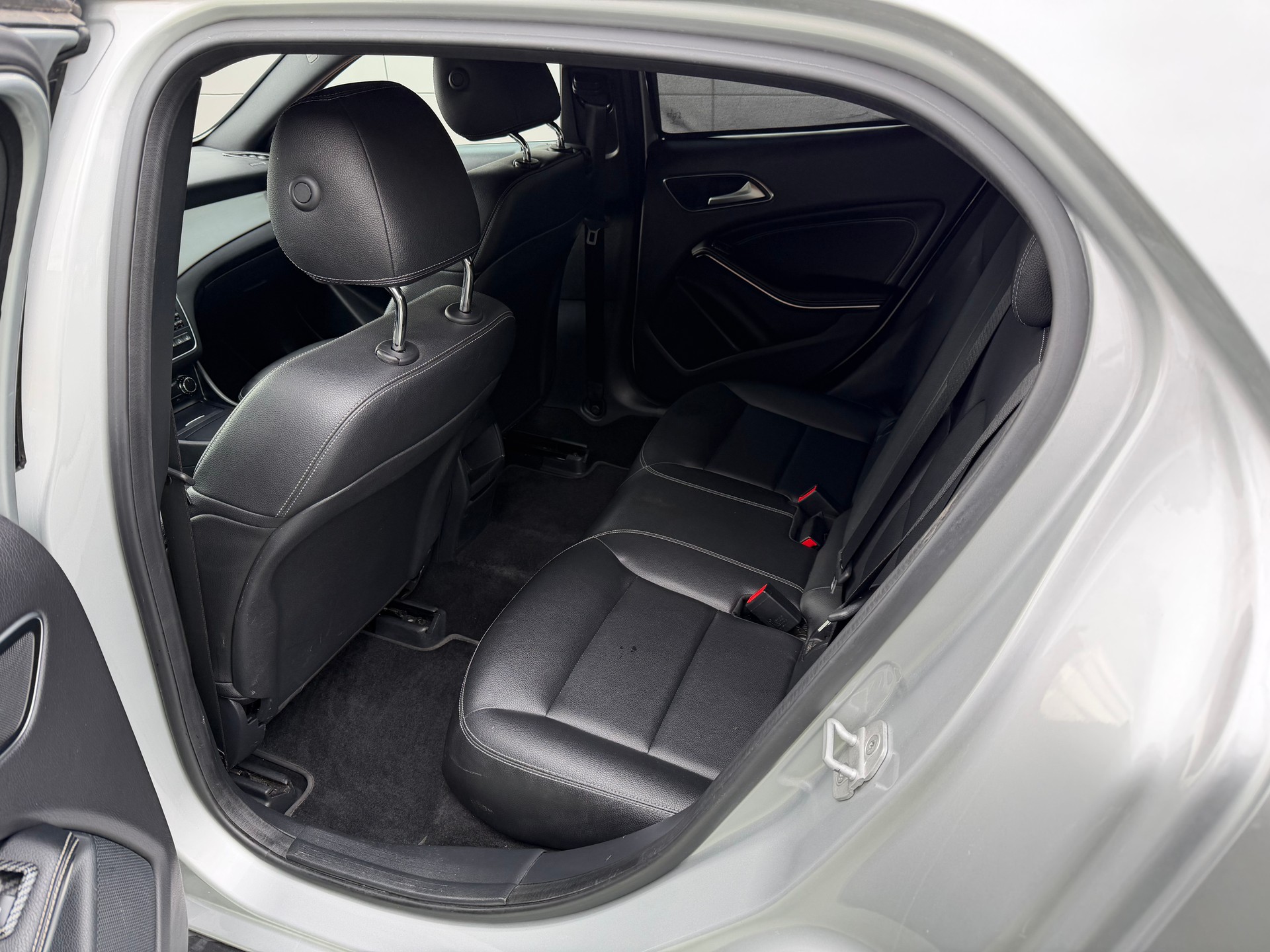 MERCEDES-BENZ GLA 200 CDI Swiss Star Edition 4Matic 7G-DCT-image-11