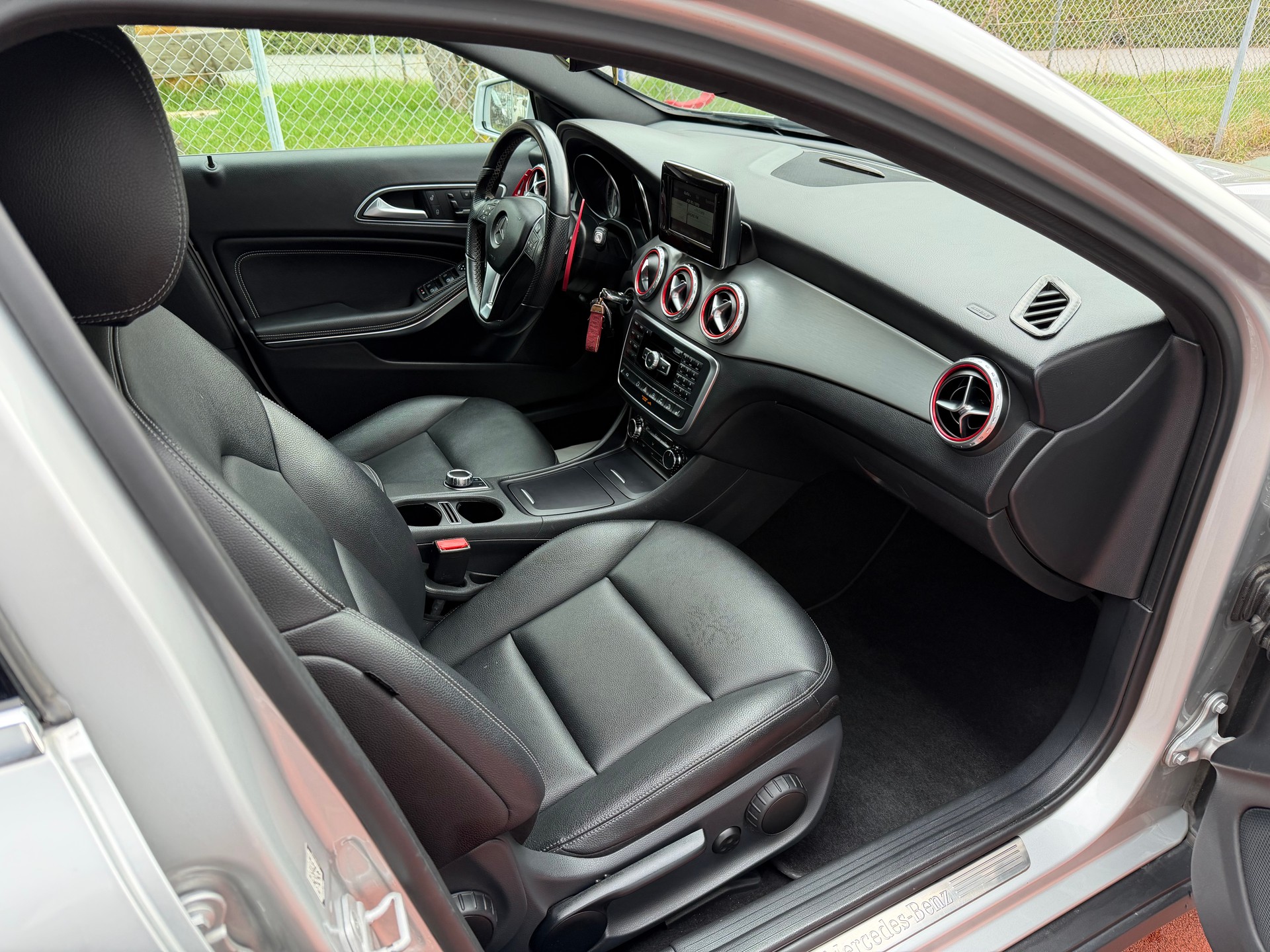 MERCEDES-BENZ GLA 200 CDI Swiss Star Edition 4Matic 7G-DCT-image-9