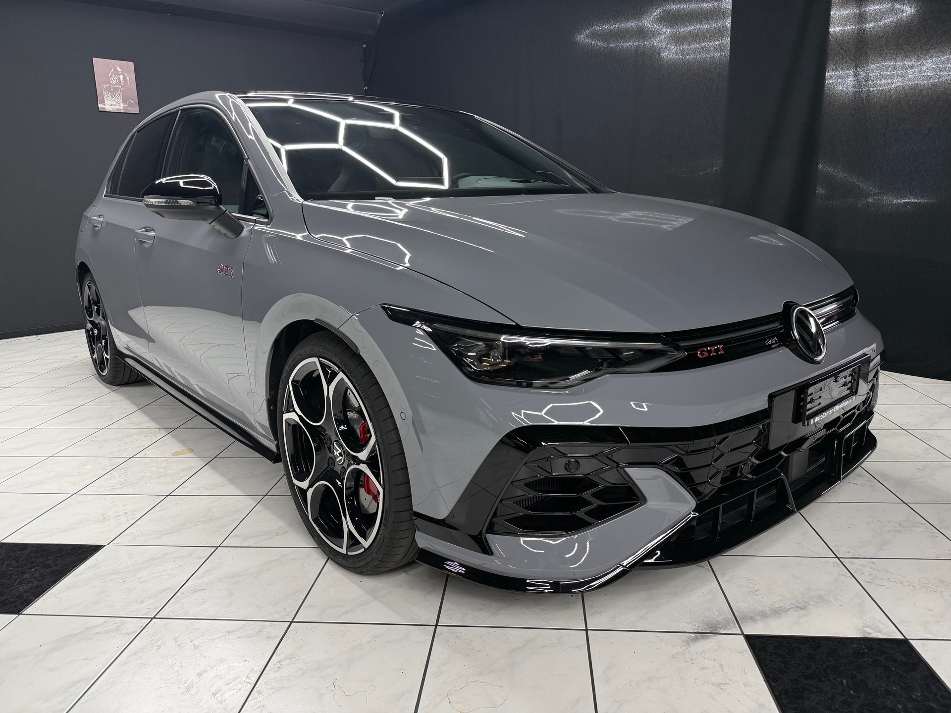 VW Golf 2.0TSI GTI Clubsport-image-3