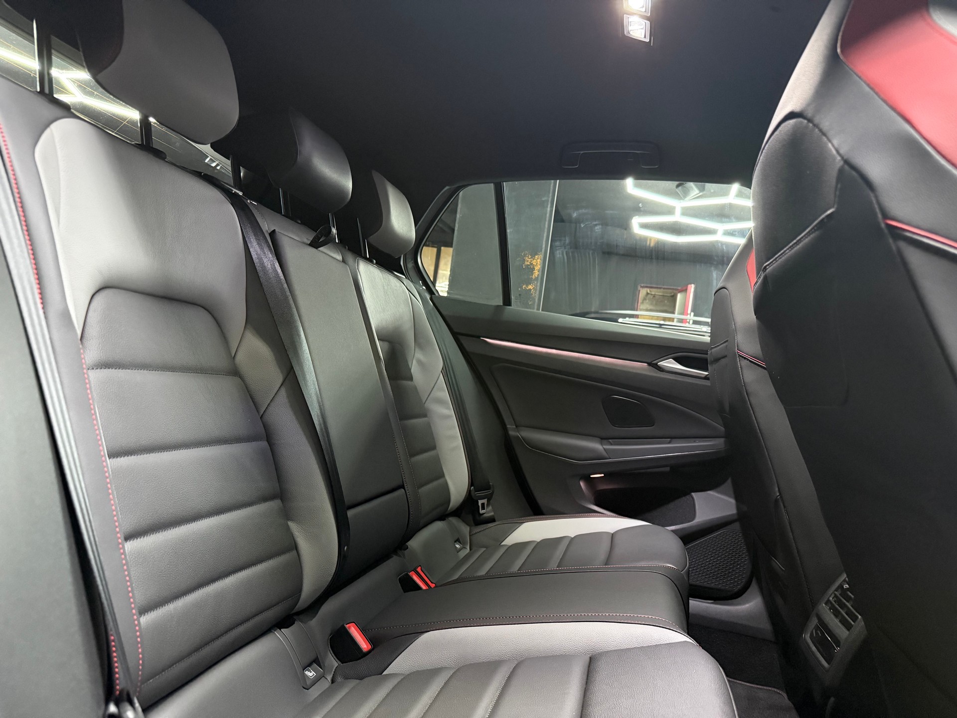 VW Golf 2.0TSI GTI Clubsport-image-13