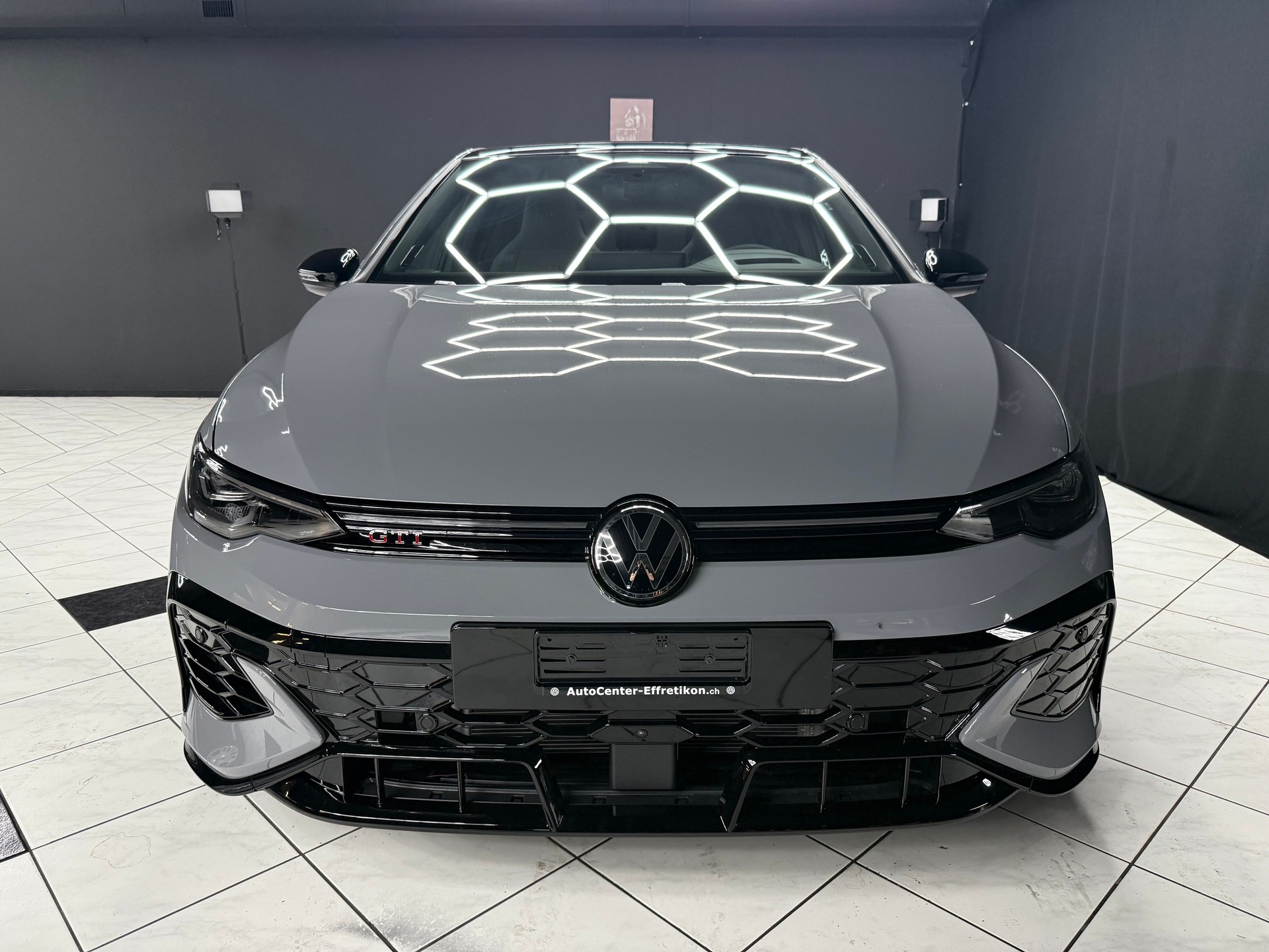 VW Golf 2.0TSI GTI Clubsport-image-2