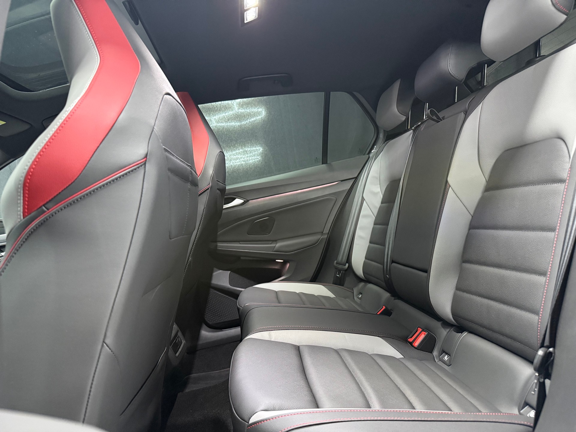 VW Golf 2.0TSI GTI Clubsport-image-14