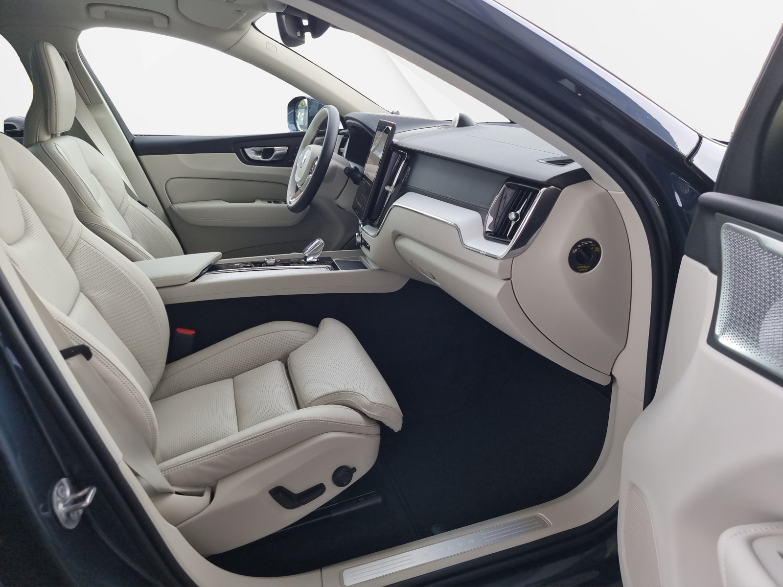 VOLVO XC60 2.0 T6 TE Ultra Bright eAWD-image-8