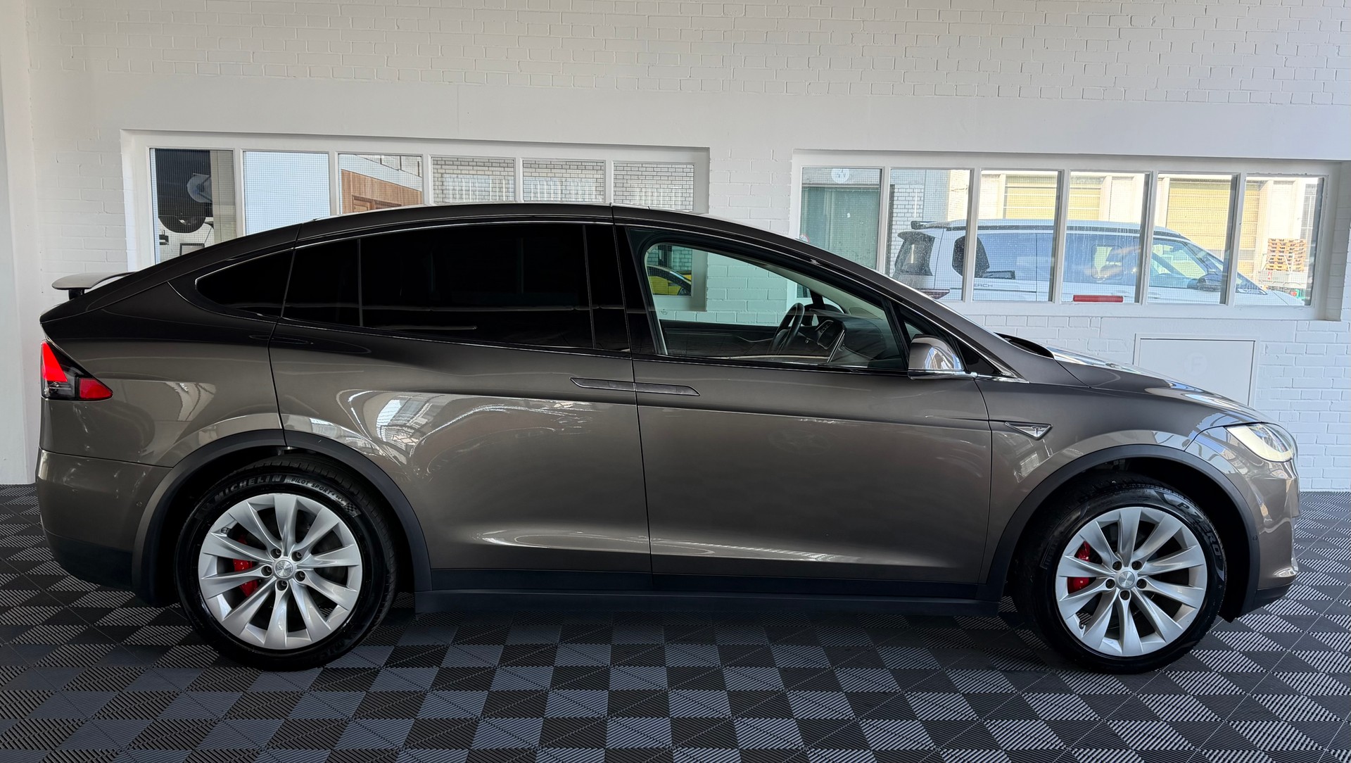 TESLA Model X 90 D Signature Performance 772 PS 4X4 * FREE SUPERCHARGING *-image-1