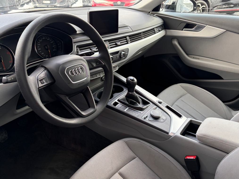 AUDI A4 Avant 2.0 TDi S line-image-3