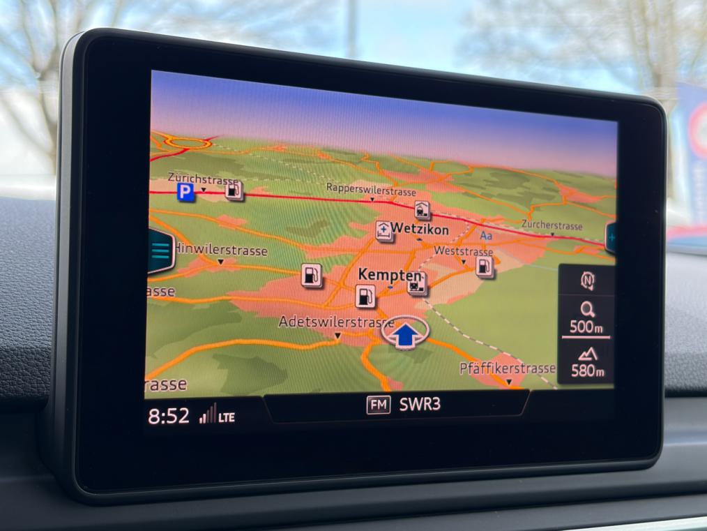AUDI A4 Avant 2.0 TDi S line-image-5