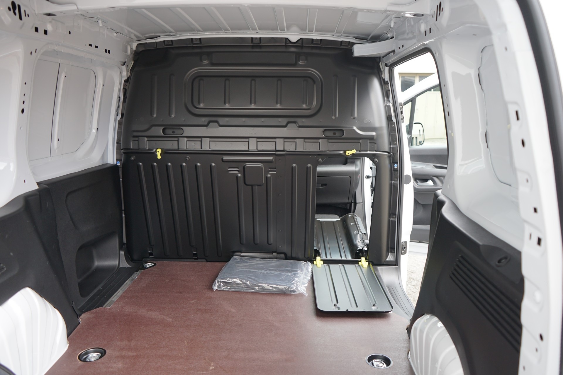CITROEN e-Berlingo Van M First-image-10