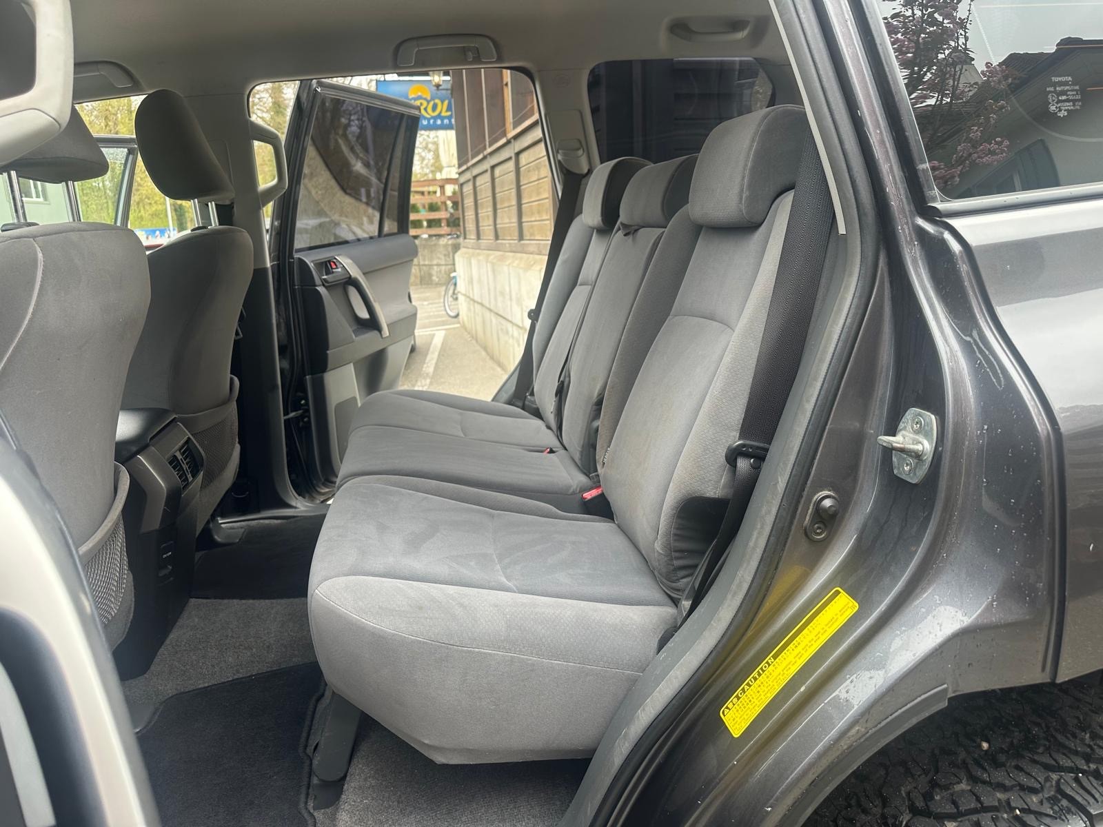 TOYOTA Land Cruiser 3.0 TD Linea Terra-image-10