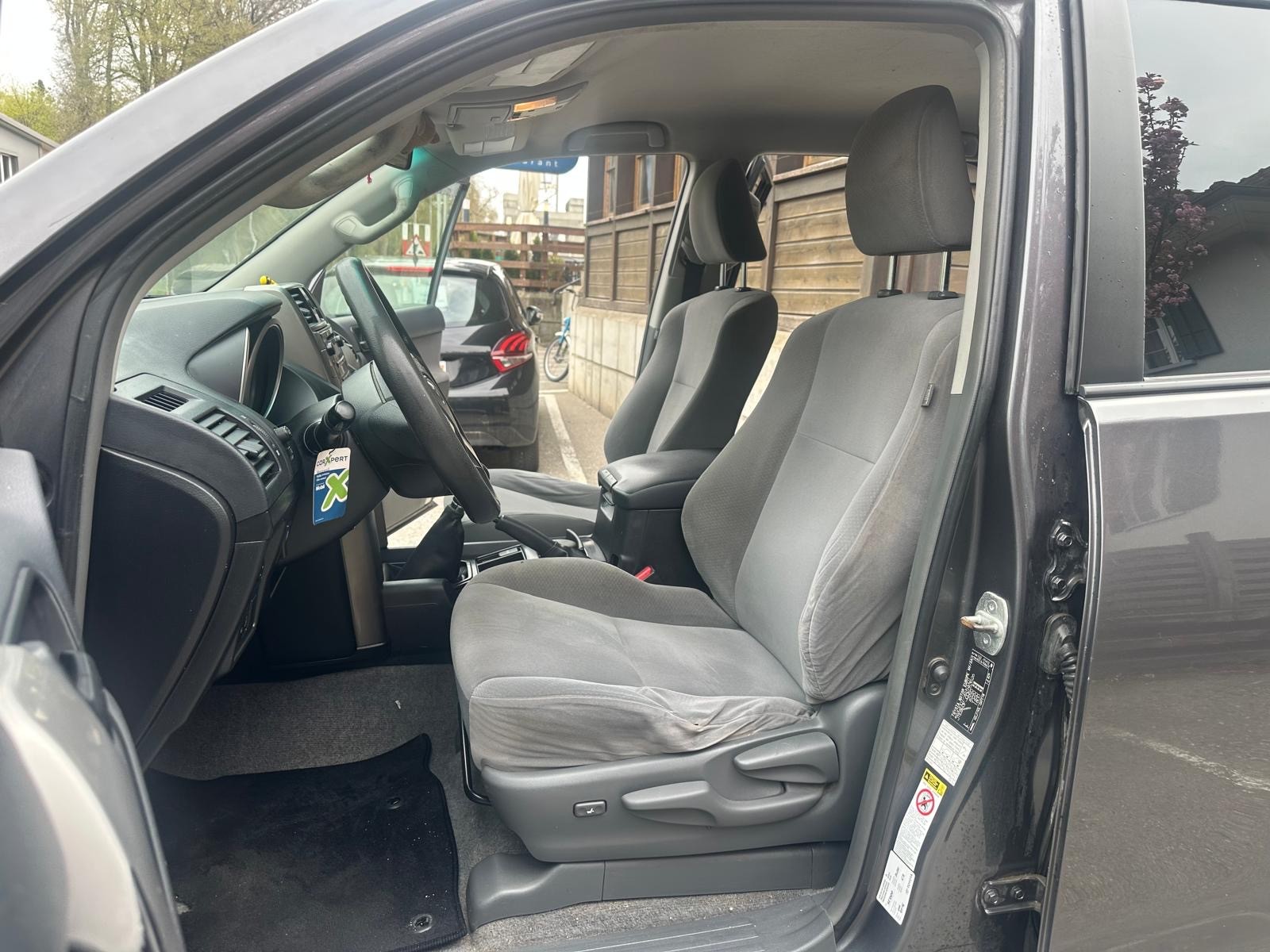 TOYOTA Land Cruiser 3.0 TD Linea Terra-image-9