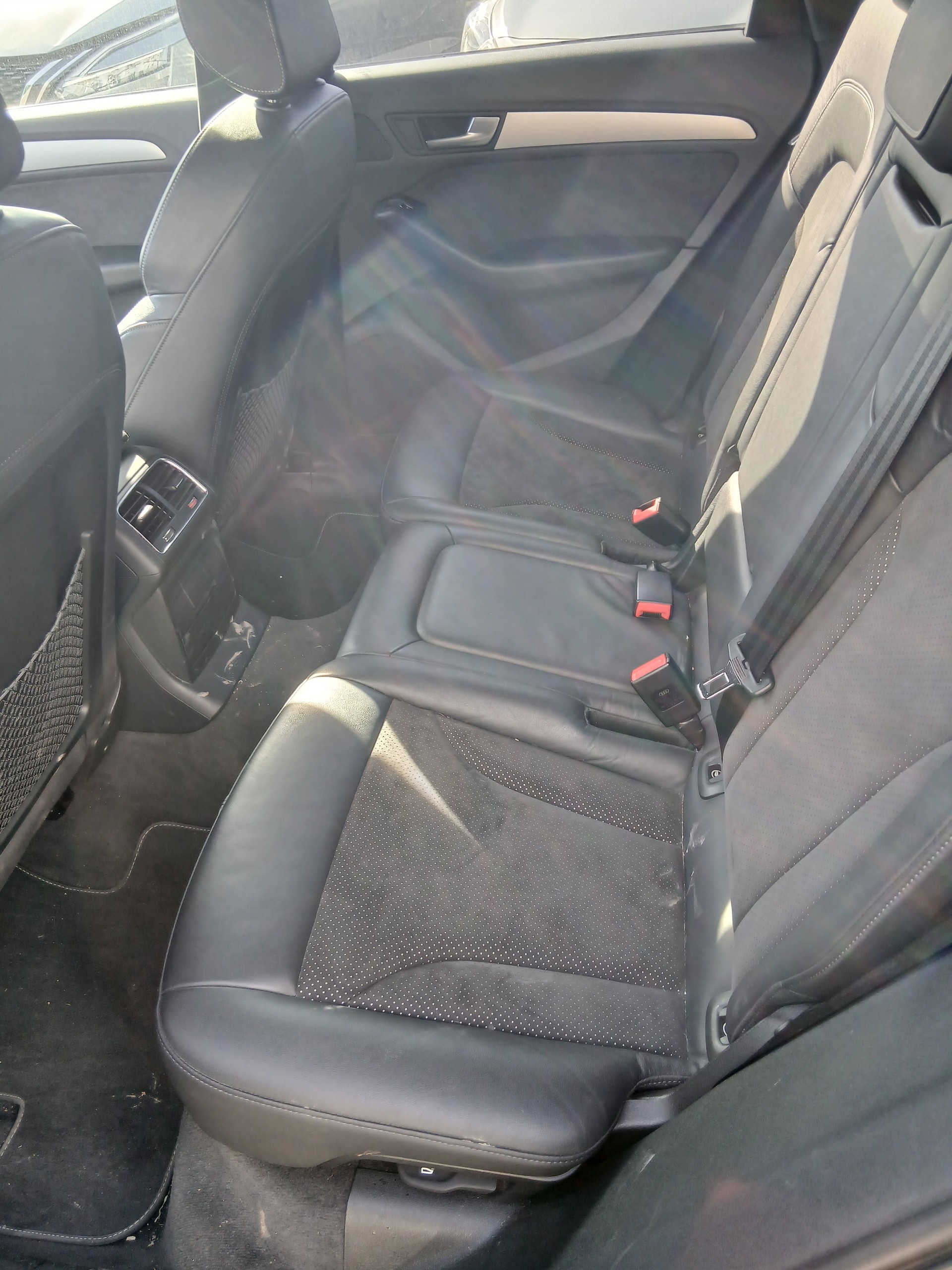 AUDI Q5 3.0 TDI clean quattro S-tronic-image-10
