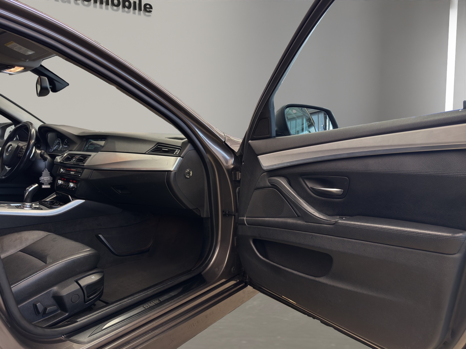 BMW 525d xDrive Steptronic-image-11