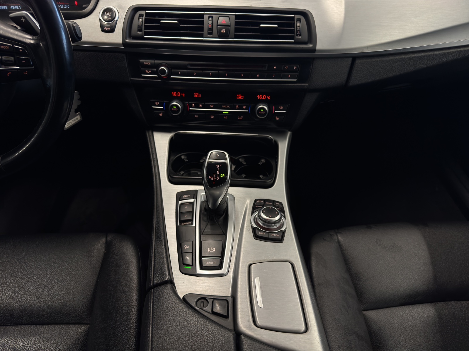 BMW 525d xDrive Steptronic-image-13
