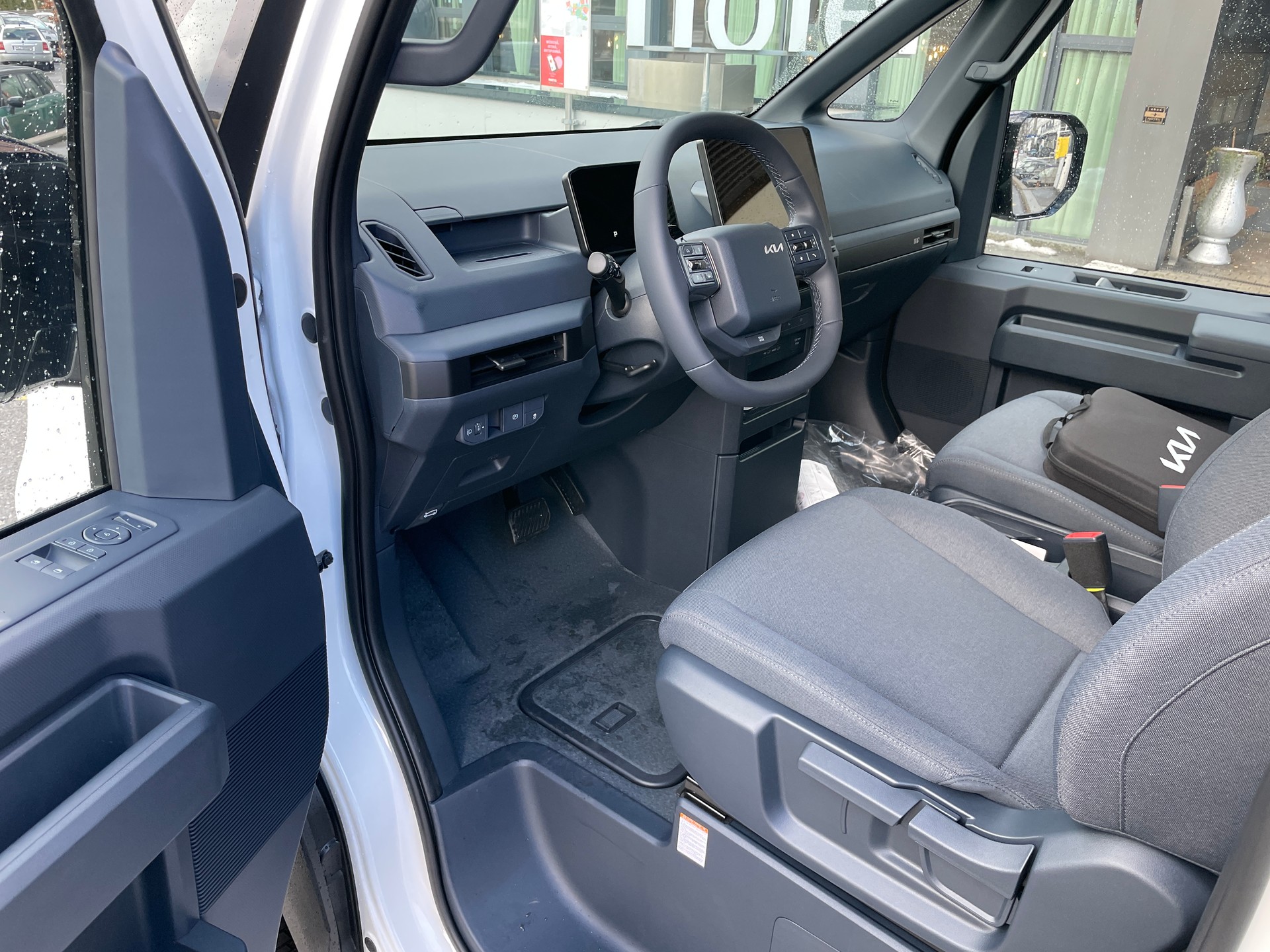 KIA PV5 Cargo 51.2 kWh Essential-image-10