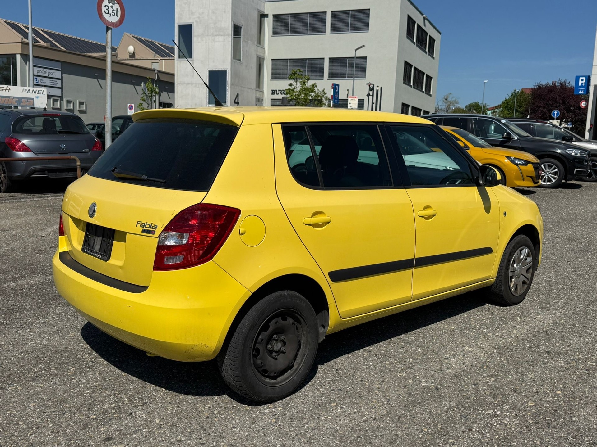 SKODA Fabia 1.2 Entry-image-7
