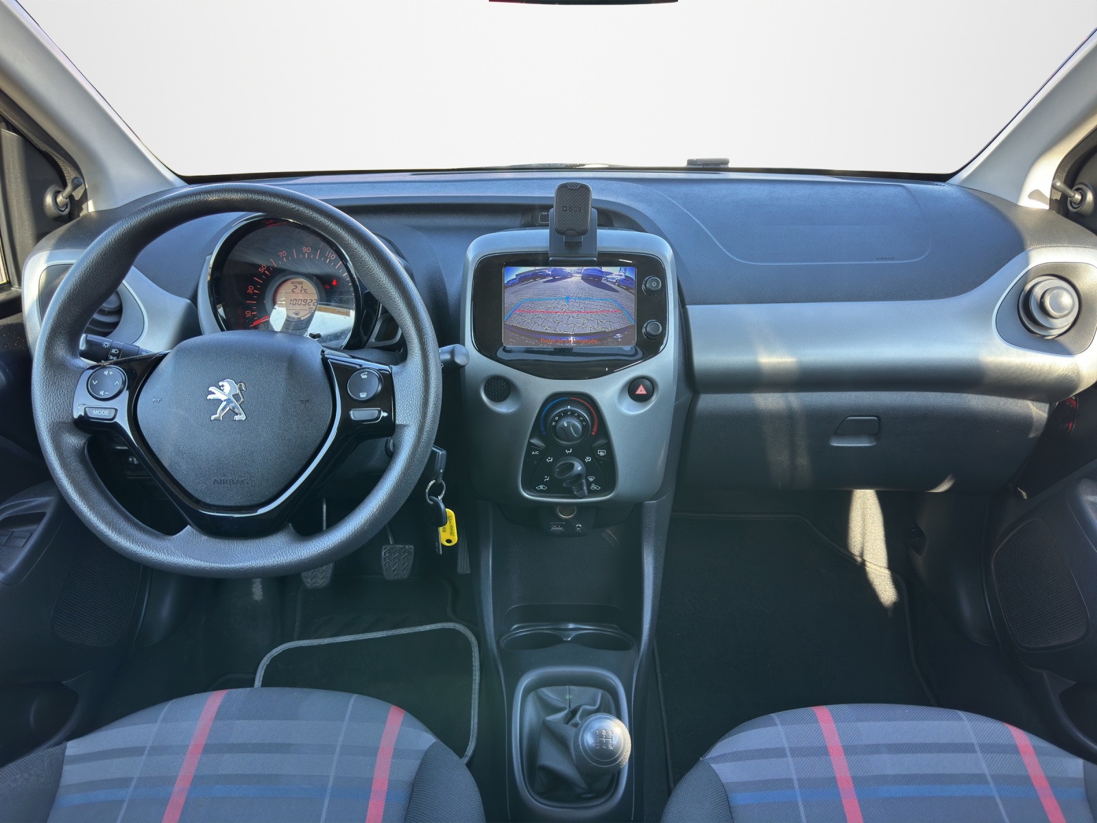 PEUGEOT 108 e-1.0 VTi Stop&Start Active-image-9