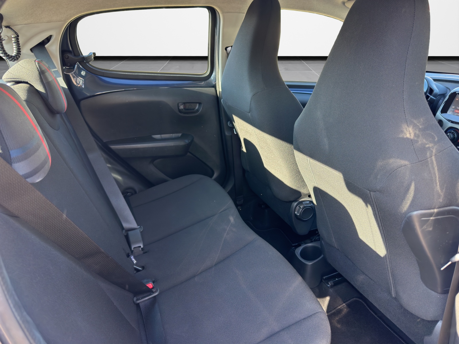 PEUGEOT 108 e-1.0 VTi Stop&Start Active-image-13