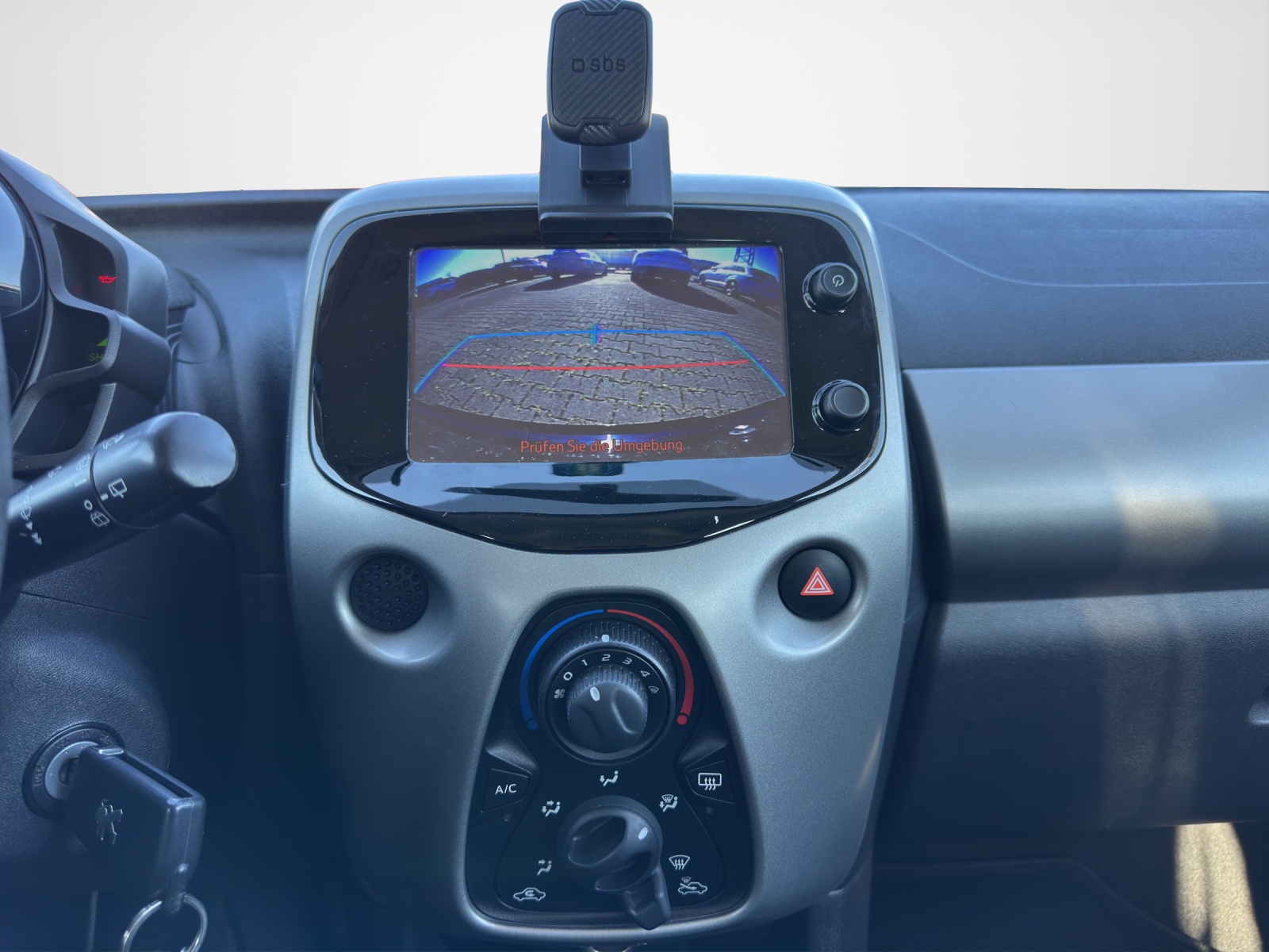 PEUGEOT 108 e-1.0 VTi Stop&Start Active-image-10