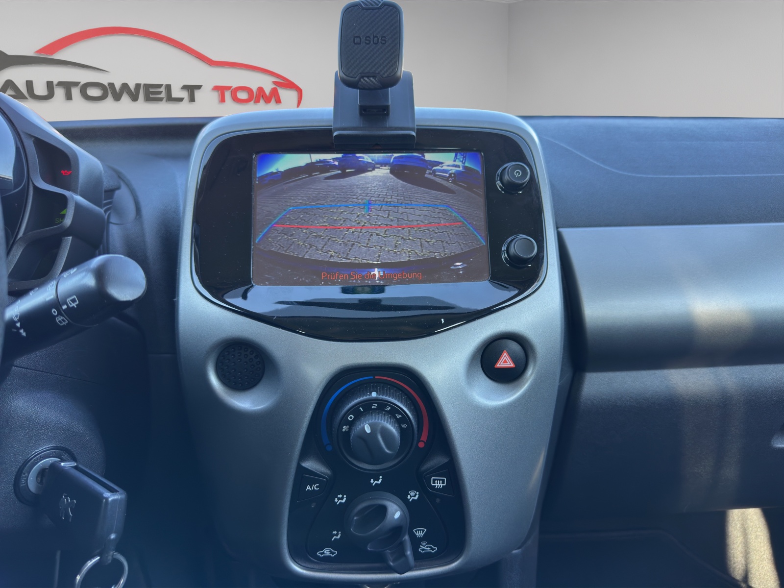 PEUGEOT 108 e-1.0 VTi Stop&Start Active-image-10