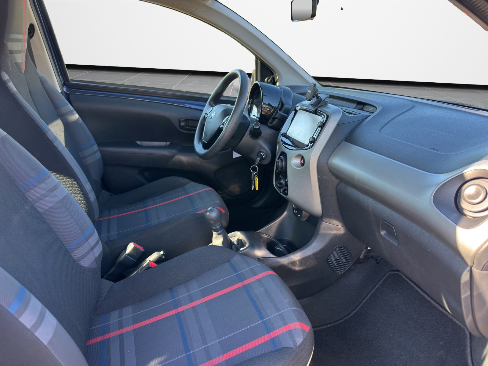 PEUGEOT 108 e-1.0 VTi Stop&Start Active-image-12