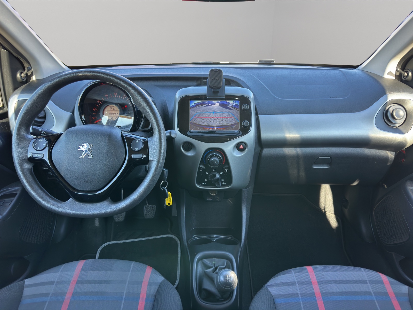 PEUGEOT 108 e-1.0 VTi Stop&Start Active-image-9