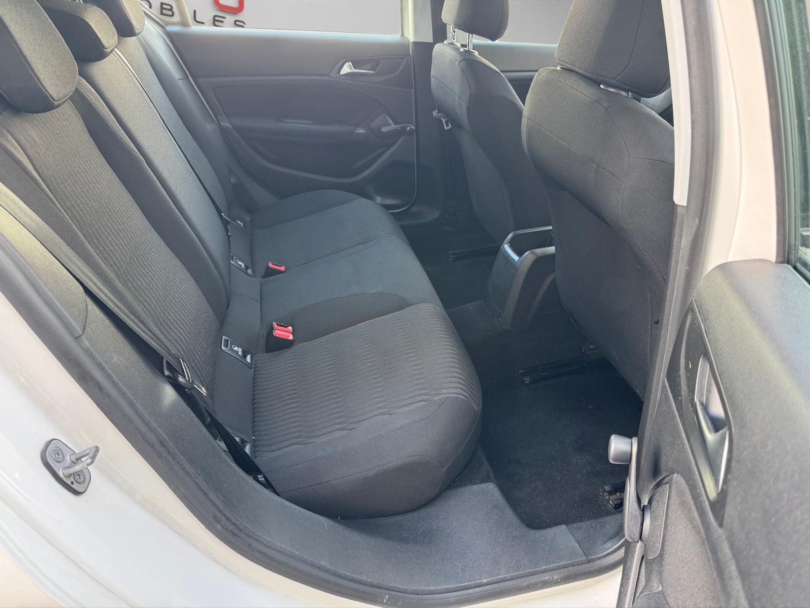 PEUGEOT 308 1.2 VTi Access-image-13
