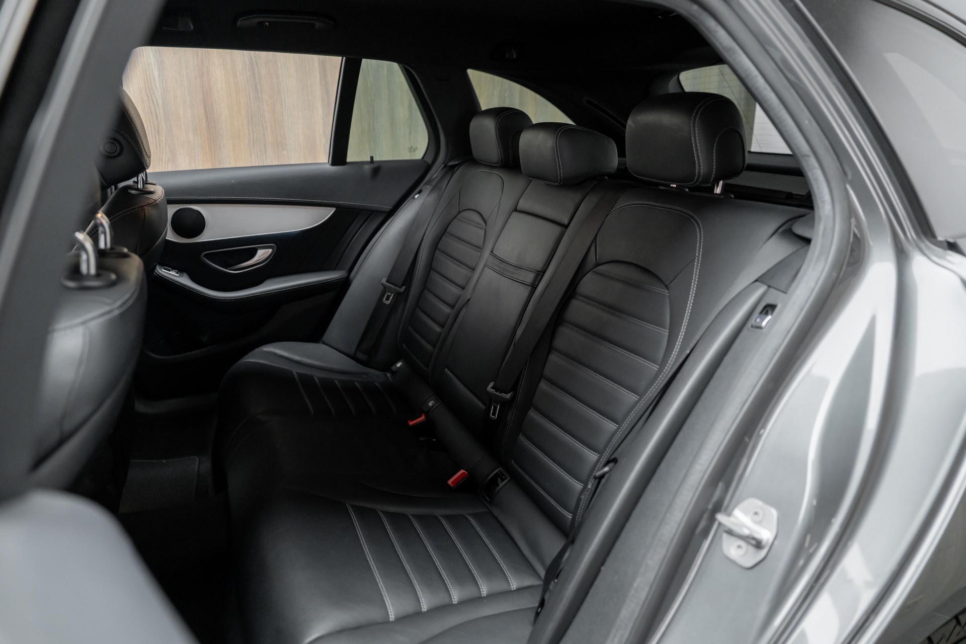 MERCEDES-BENZ C 250 d Swiss Star AMG Line 4Matic 9G-Tronic-image-6