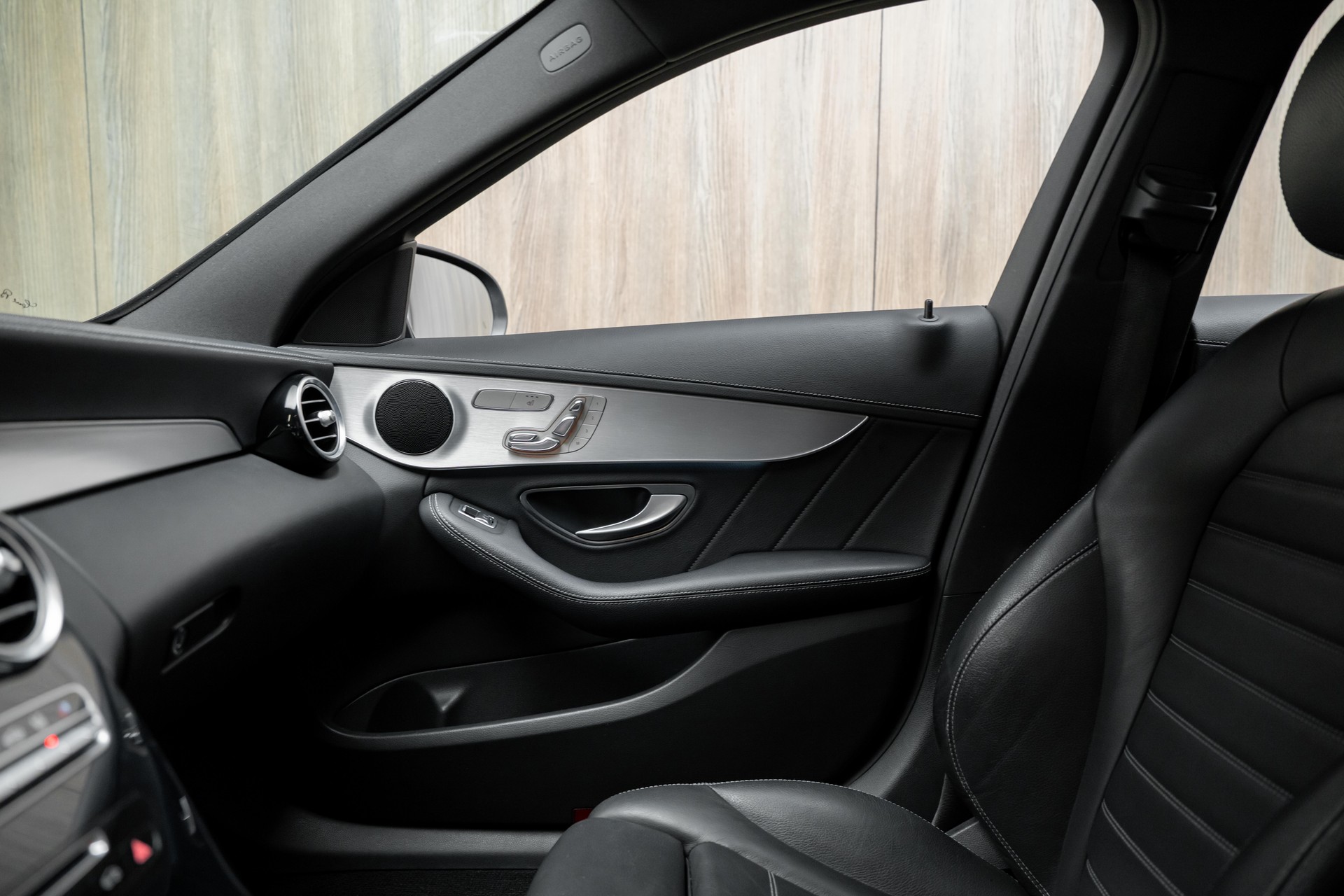MERCEDES-BENZ C 250 d Swiss Star AMG Line 4Matic 9G-Tronic-image-13