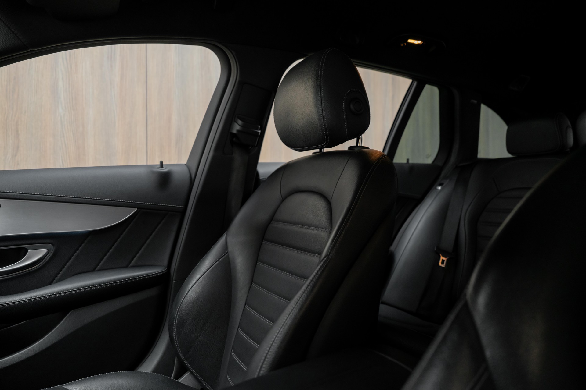 MERCEDES-BENZ C 250 d Swiss Star AMG Line 4Matic 9G-Tronic-image-5