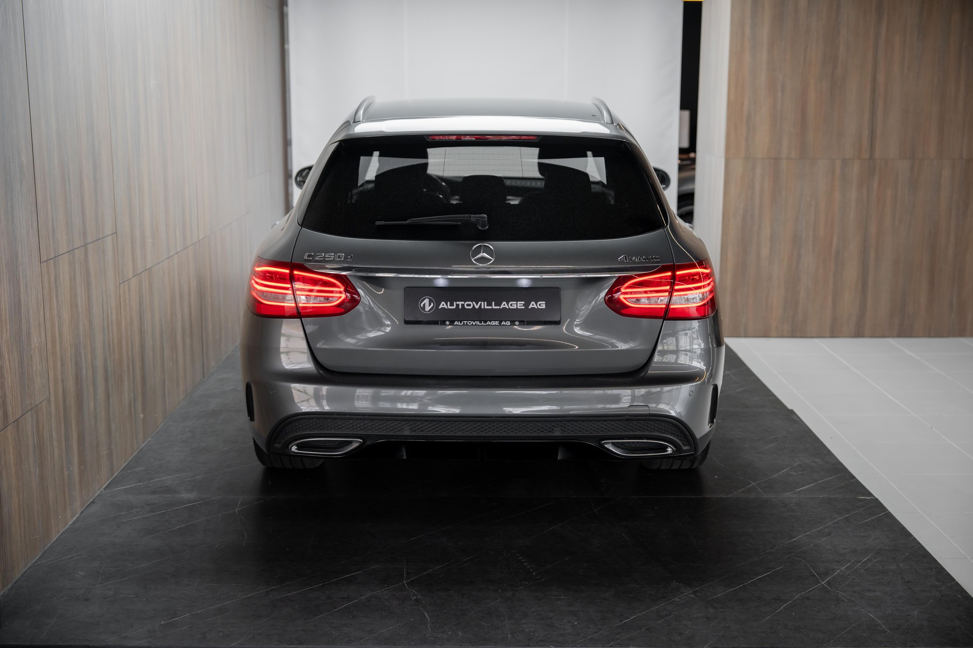 MERCEDES-BENZ C 250 d Swiss Star AMG Line 4Matic 9G-Tronic-image-29