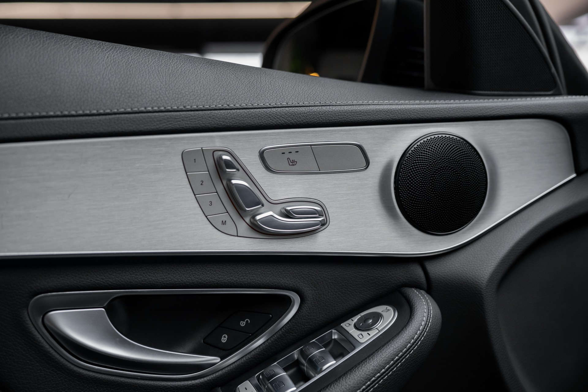 MERCEDES-BENZ C 250 d Swiss Star AMG Line 4Matic 9G-Tronic-image-22