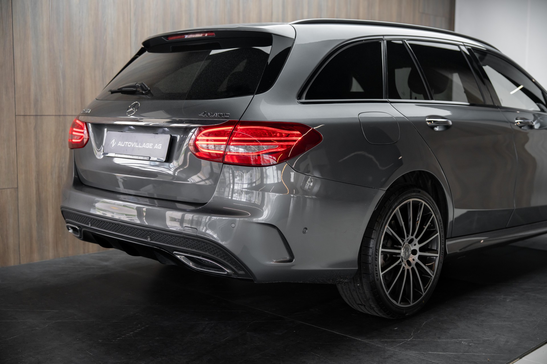 MERCEDES-BENZ C 250 d Swiss Star AMG Line 4Matic 9G-Tronic-image-25